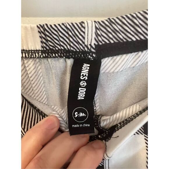 New Agnes & Dora plaid black and white soft leggings - Picture 5 of 6